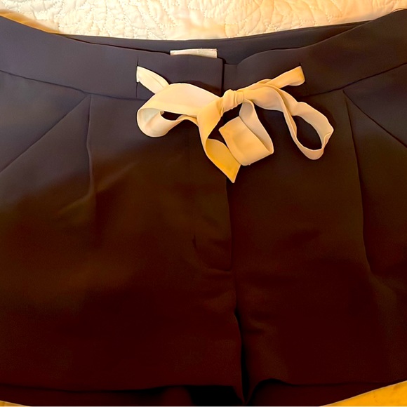 Wilfred shorts size 6 - Picture 1 of 3